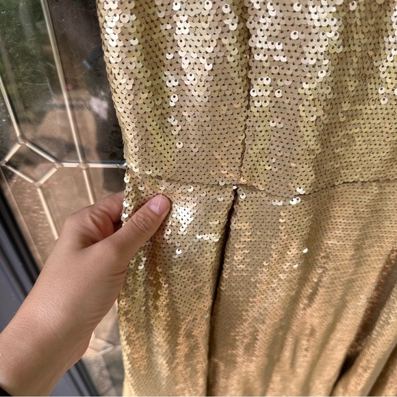 Gold matte shiny sequin sleeveless fit and flare v neck medium dress knee length - Picture 3 of 6
